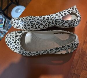 CROCS Leopard Print Women's Flats Size 7W